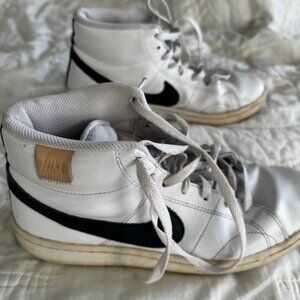 Men’s Nike Court Royale 2 Size 40.5 (7.5 Men's)